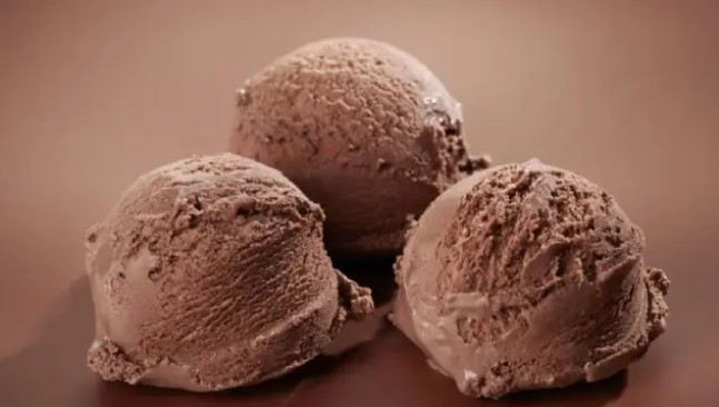 Prepara helado de chocolate casero con solo tres ingredientes