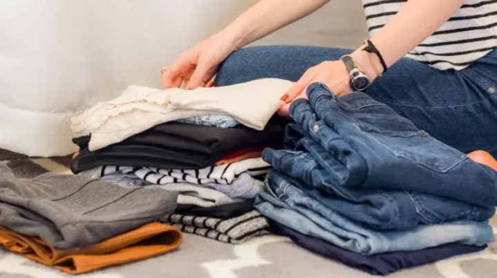 5 formas de doblar la ropa para economizar espacio en tu armario