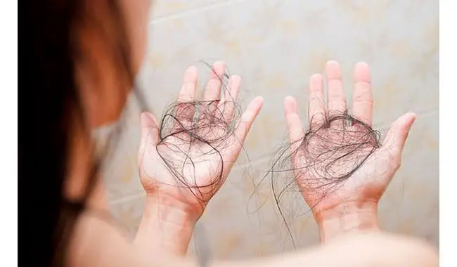 Cómo fortalecer el cabello después de la menopausia: consejos útiles para mantenerlo saludable